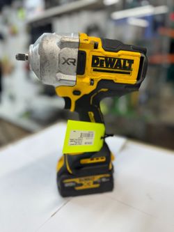 DEWALT 20V MAX XR 1/2 IN. HIGH TORQUE IMPACT WRENCH USED