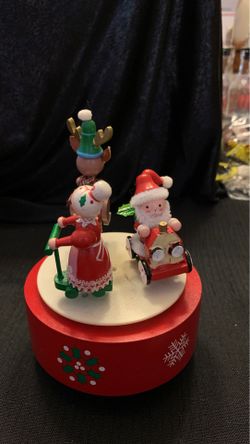 Vintage wood Mr. and Mrs. clause music box