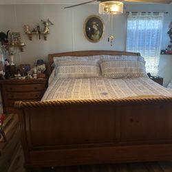 Callie, California king Sleigher bed set