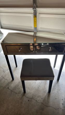 Mirrored desk and chair