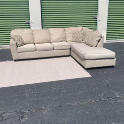 2piece Premium Sectional Couch Free Local Delivery 🚚 💨