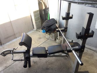 Bench press set YES BAR INCLUDED 👍((NO WEIGHTS))