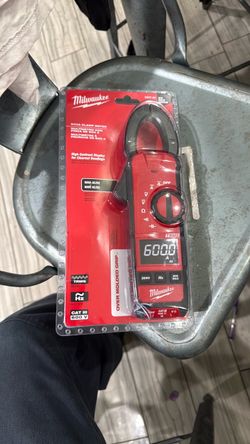 Milwaukee 600 Amp AC/DC Digital Clamp Meter