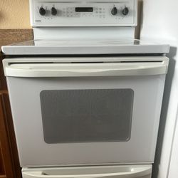 KENMORE ELITE, Almost new electric Stove 