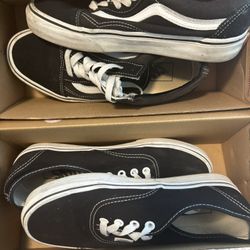 2 Pairs of vans 