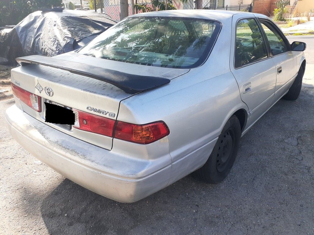 2000 Toyota Camry