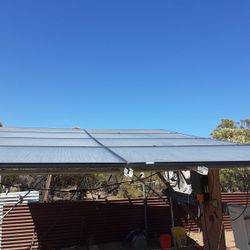 Power 5000 Inverter  And Transformer Voltage 240/208 And EIGHT 1000 WAITS PANNELS ANDSIX 600 WATTS PANNELS NO BATTERS