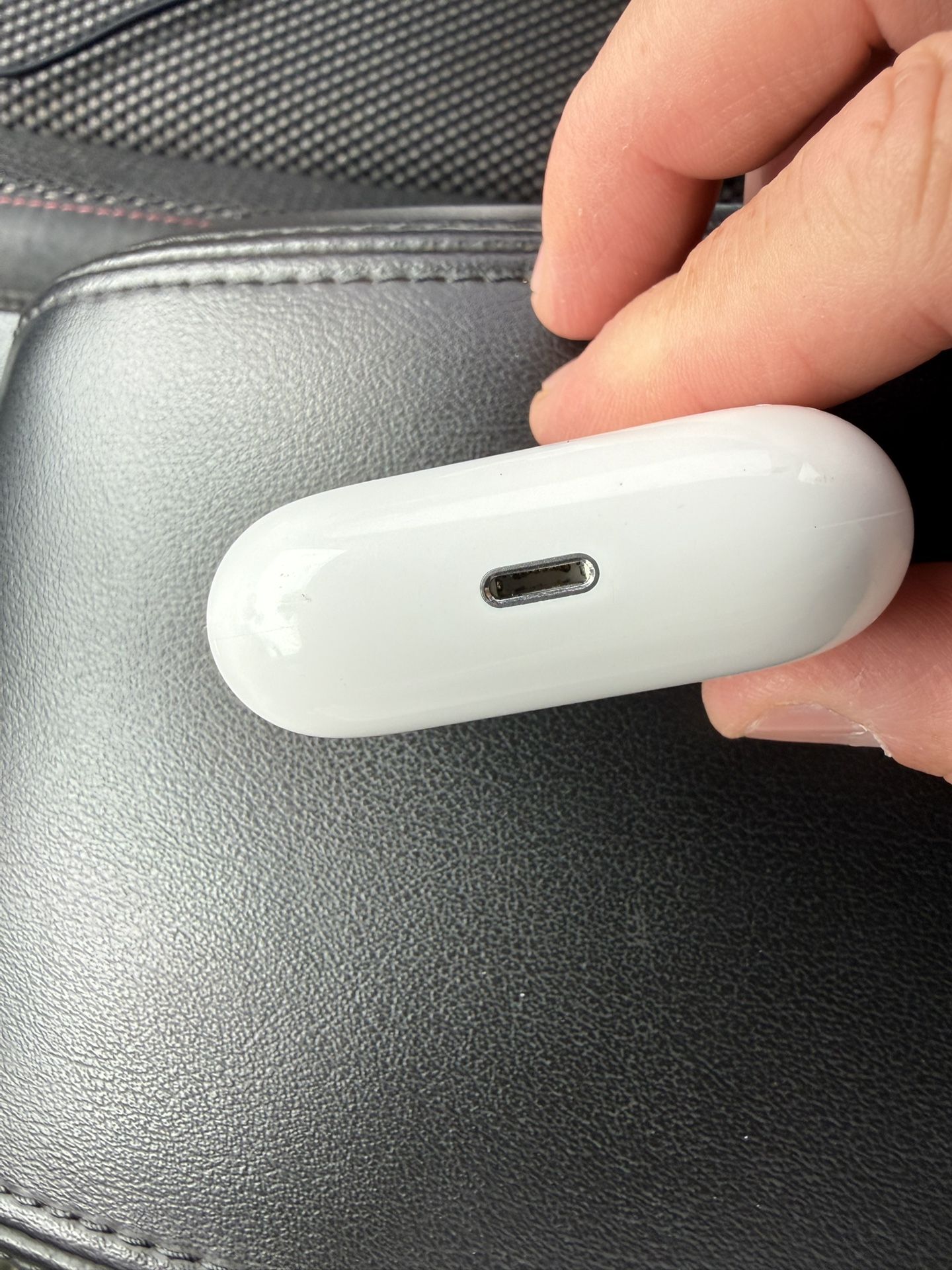 Apple AirPods Pro G1 Charging Case Only