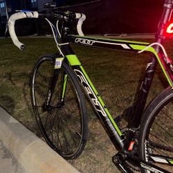 TEAM FELT RACE BIKE WITH 2 Working Lights And Clip On Pedals With Room Fob2 Water Bottles 