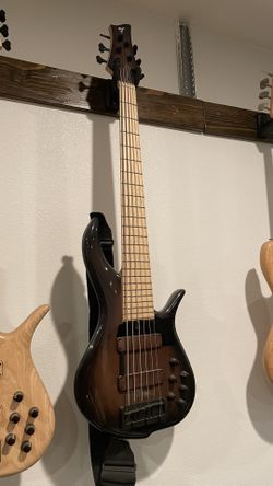 bass f bass 6 string 