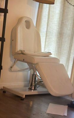 Cama para hacer pestañas y cejas