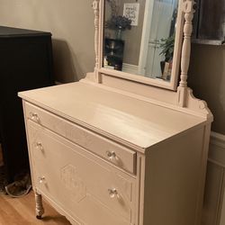 Antique dresser with removable mirror