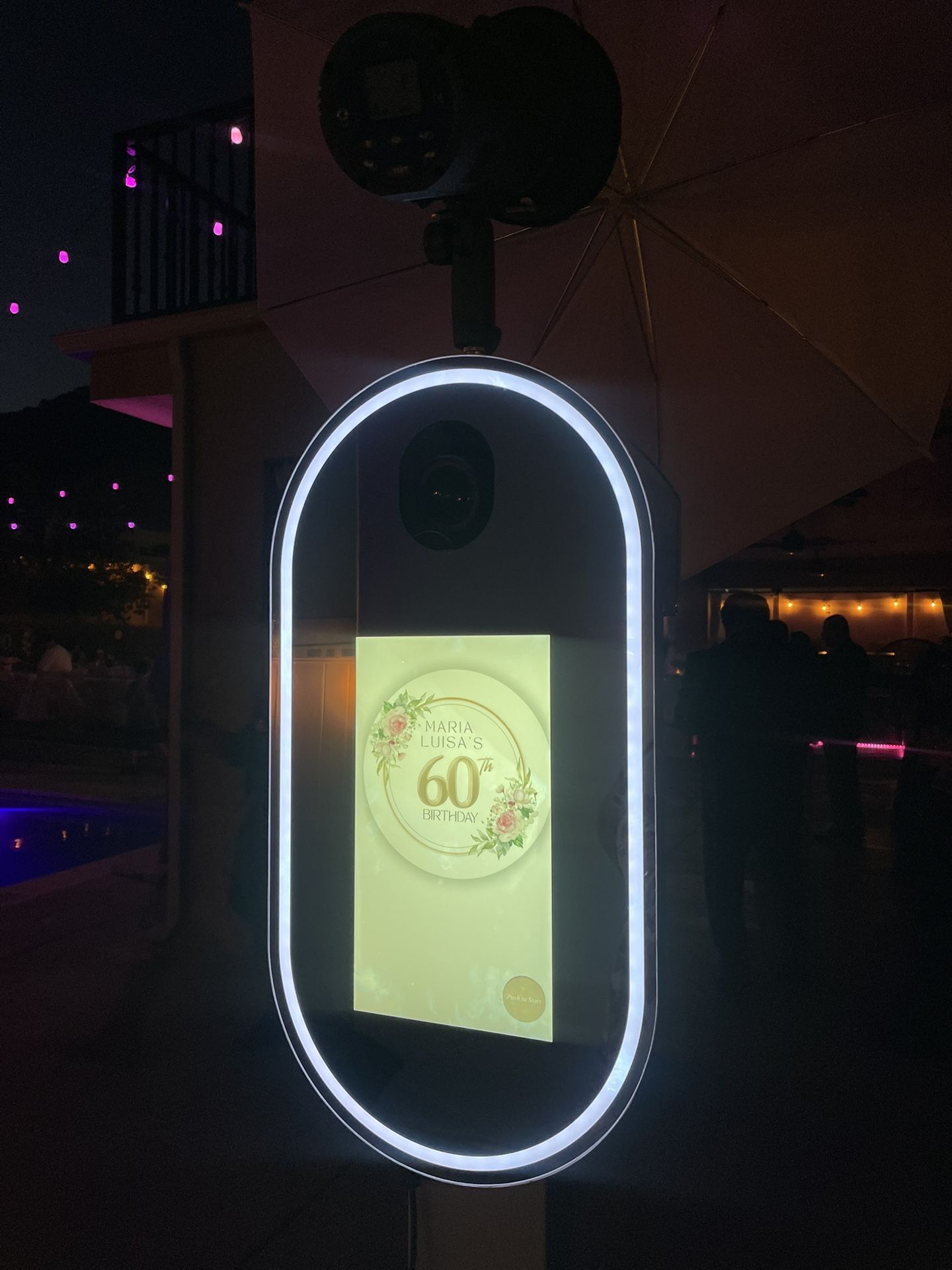 Photo booth With Unlimited Prints