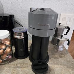 It's an excellent condition, the espresso machine, just use it about three or four times and Come With 60 Or 70 Coffee Cup