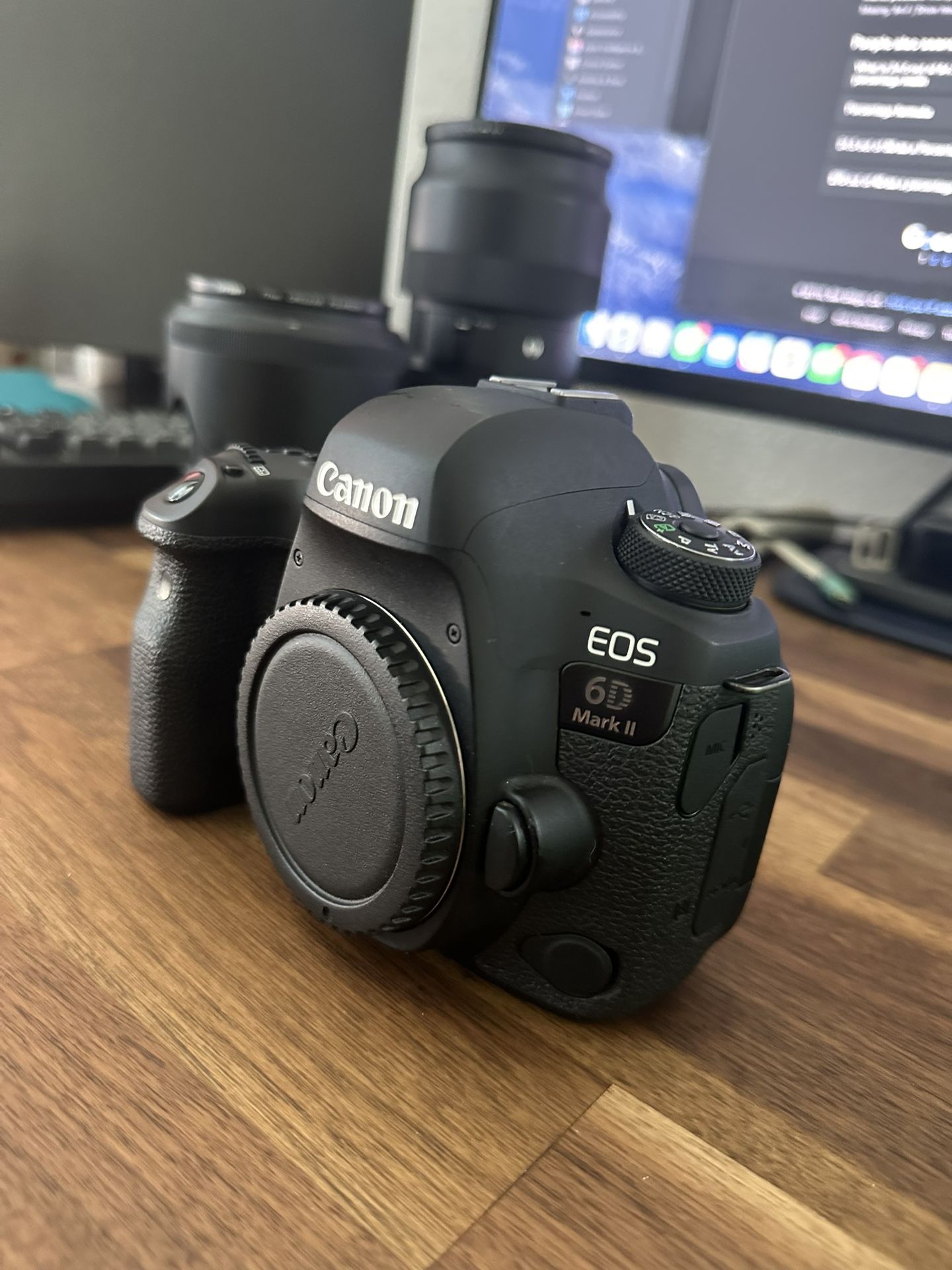 Canon 6D Mark II - Perfect Condition - Low Shutter Count
