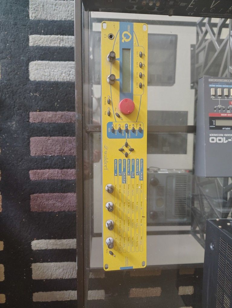Waldorf Q Micro Synth Rack Unit