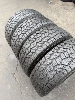 Selling 4 265/65R17 (112H) Pathfinder