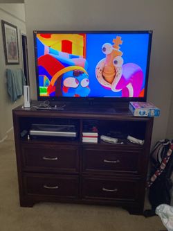 Bedroom dresser