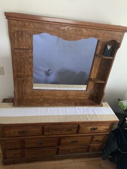 Dresser With Mirror