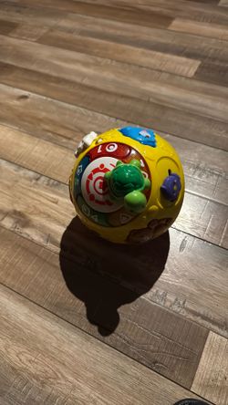 VTech Wiggle And Crawl Ball