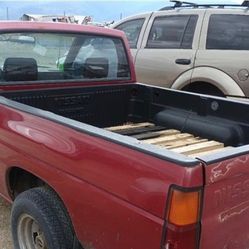 Nissan Pickup Rear Glass