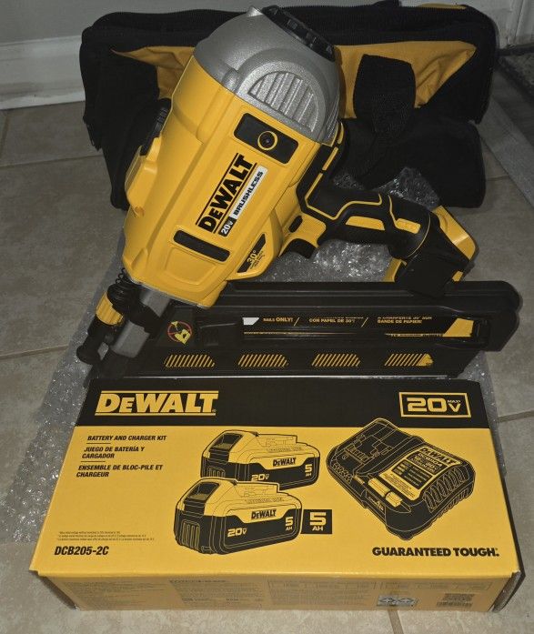 DEWALT 20V MAX* XR Framing Nailer, Dual Speed, (DCN692M1) With 2 Pach 5AH And Charger