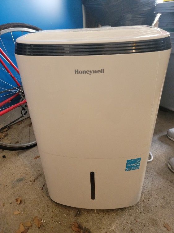 Dehumidifier 