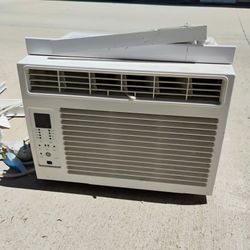 GE 6000 BTU Air Conditioner 