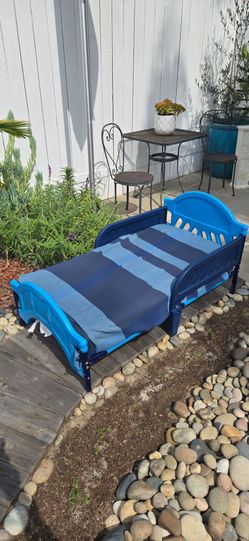 FREE toddler bed & double stroller