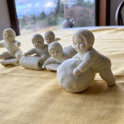 Five Snowbabies in Four figurines - Snow Play