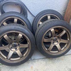 RAYS TE37 SAGA 17x9 +22 5x114.3 (4) w 235/45
