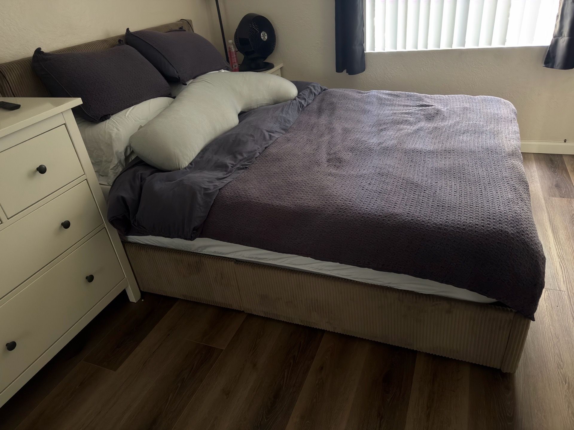 Queen bed frame w/nectar mattress