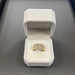 14K Yellow Gold Women’s Ring With Cubic Zirconia Stones Size 6.5