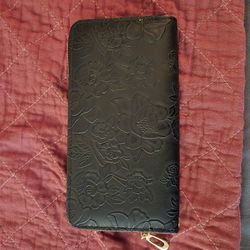 Black Zip Wallet