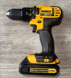 DeWALT DCD780 20V MAX 1/2" Cordless Drill Driver w/ Battery Tested Working