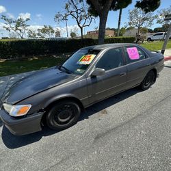 2000 Toyota Camry