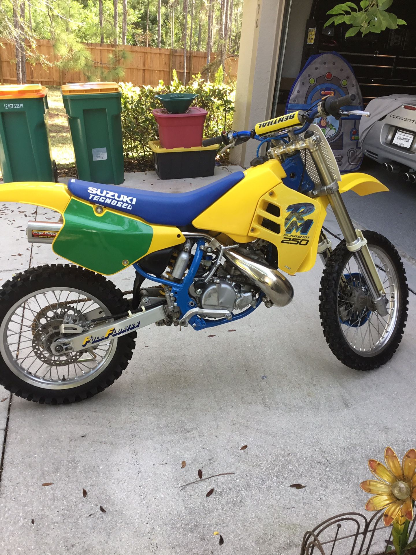 1990 Suzuki RM250 Dirt Bike