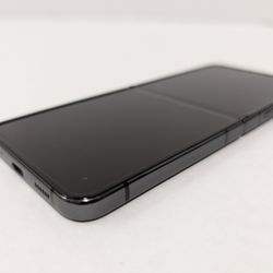 Open-Box Samsung Galaxy Z Flip4 128GB Unlocked 