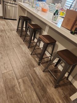 Set of 4 Bar Stools