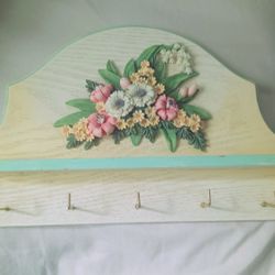 Nice Flowered Wall Hanger With Hooks 