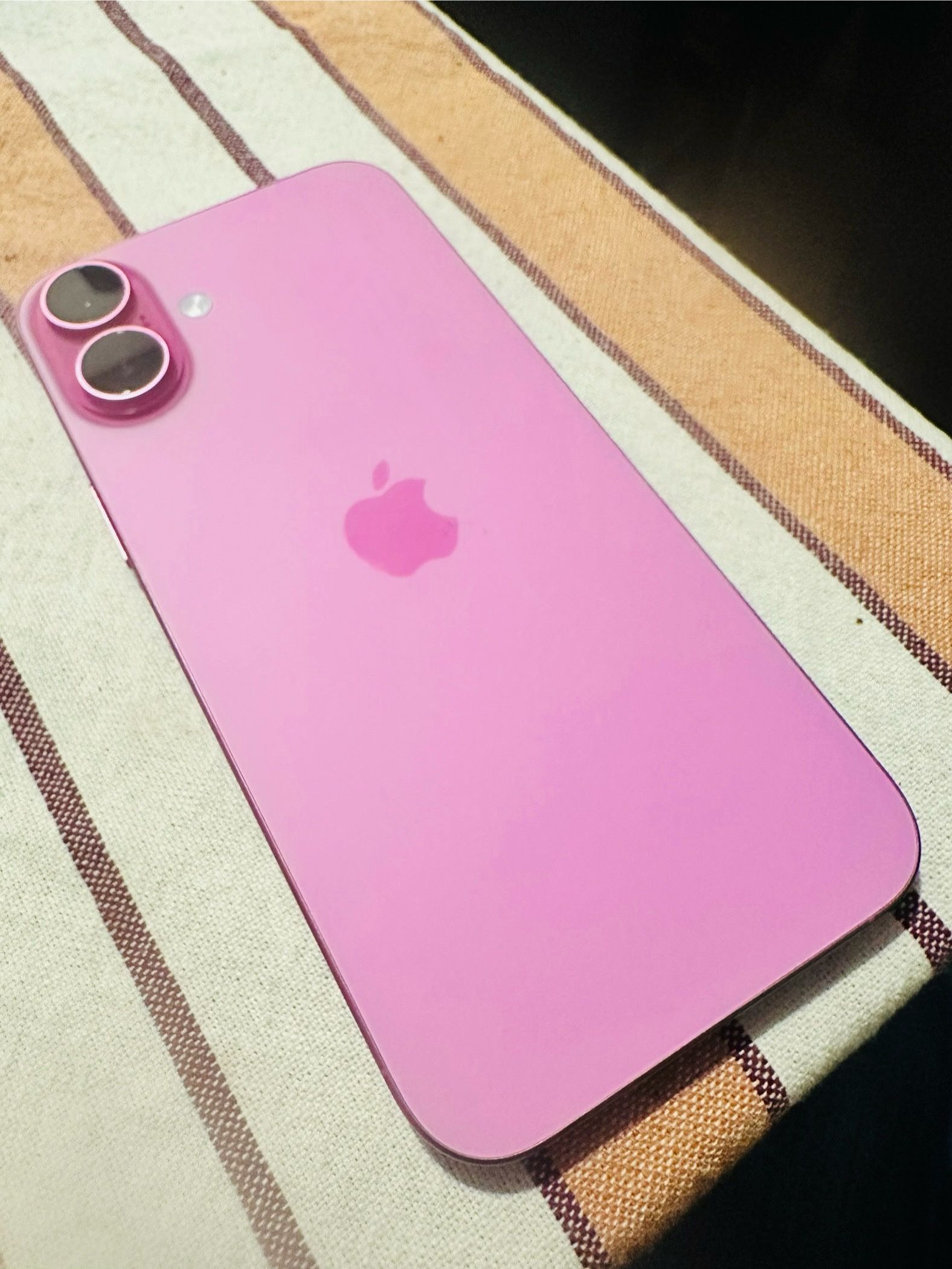 iPhone 16 Plus ,,, Carrier Locked Verizon 