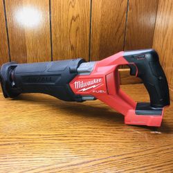 Milwaukee M18 FUEL SAWZALL. ❌PRICE IS FIRM❌PRECIO FIRME❌.