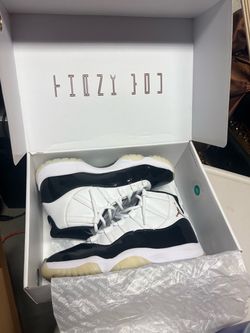 Size 12 - Jordan 11 Retro Mid Gratitude / Defining Moments