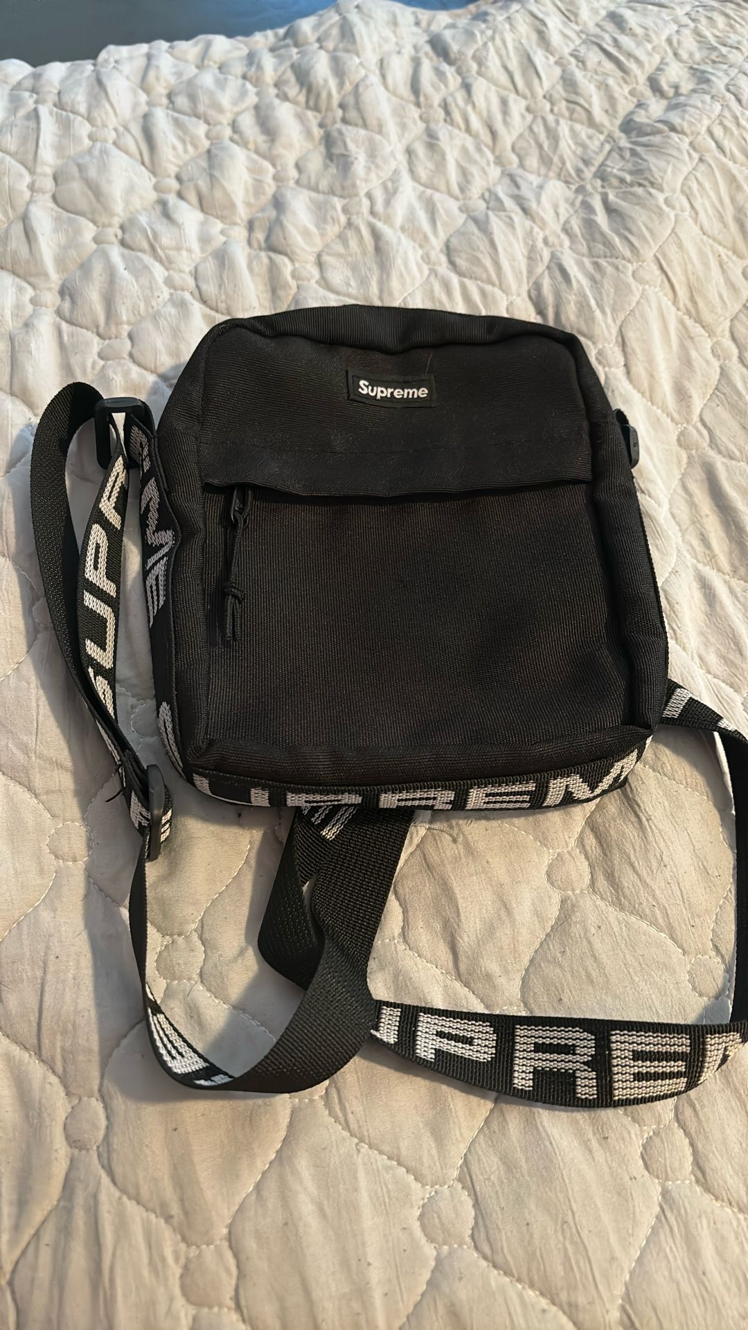 supreme shoulder bag