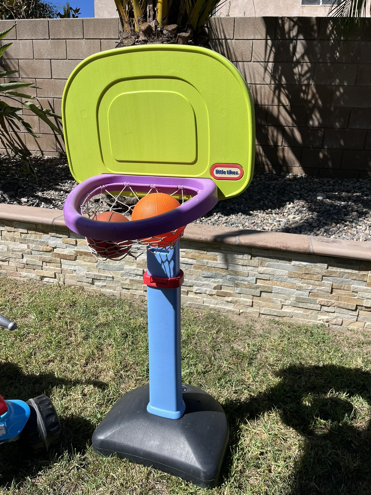 Basketball Hoop & Balls