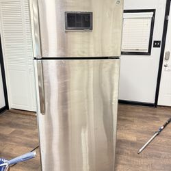 GTE18GSHLRSS GE Fridge Or Best Offer 