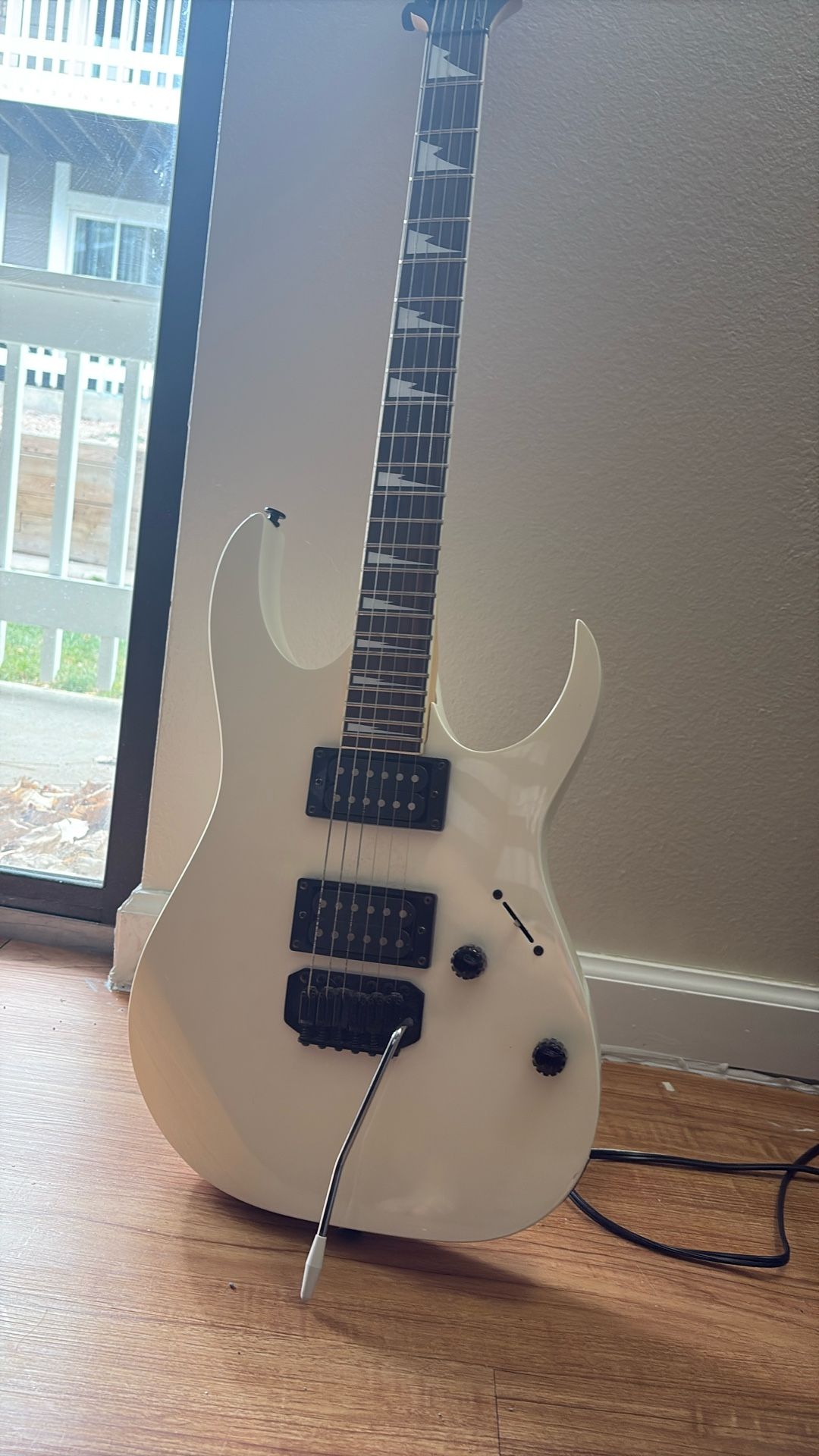 Gio Ibanez 6 string Electric Guitar