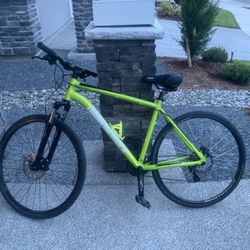 Diamond Back Hybrid Bike