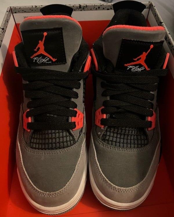Jordan's 4 Retro