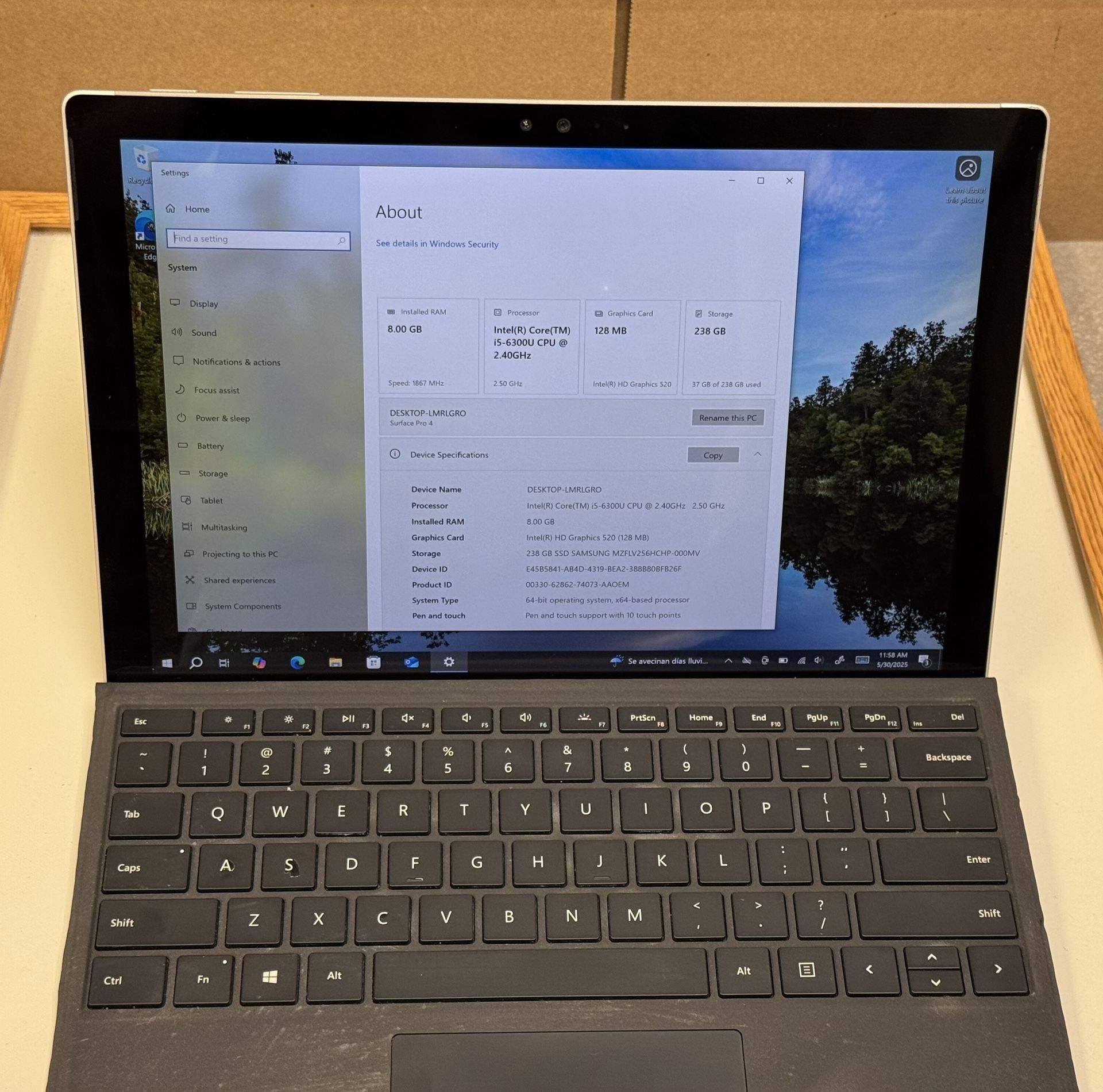 Microsoft Surface Pro 4 1724 256GB i5 6300 CPU 2.4GHz 8GB 12.3” Tablet with Keypad
